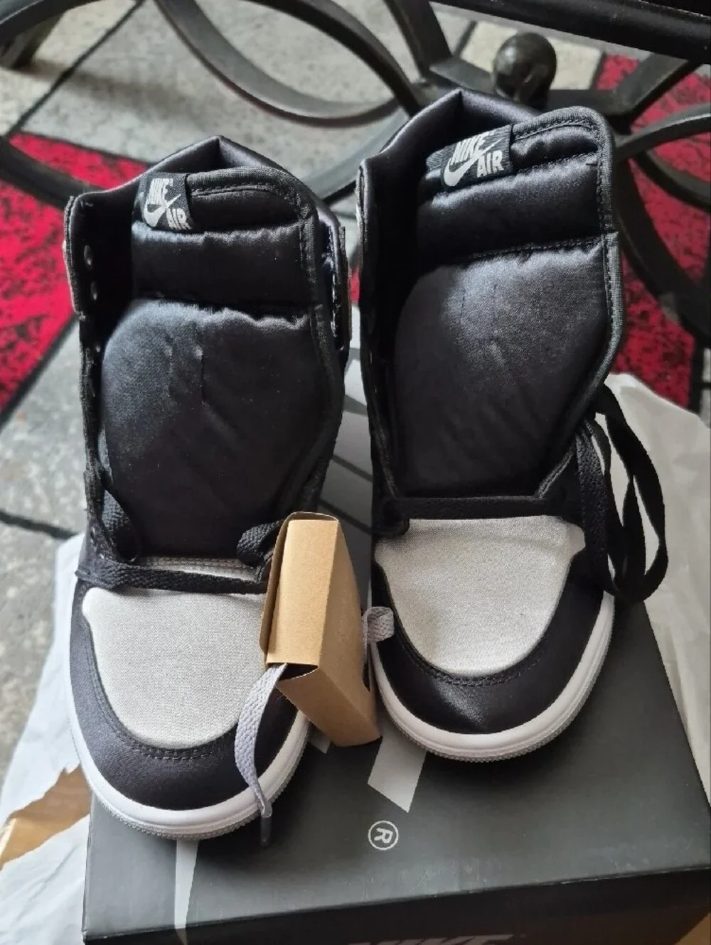 Nike mid top